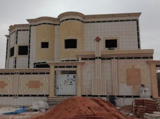 ترميم المباني:  إعادة الحياة للمباني القديمة والحديثة باستخدام أحدث التقنيات ومواد البناء ذات الجودة العالية.