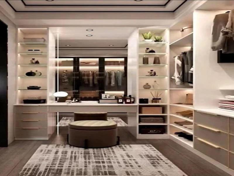 تصميم الغرفة: الألوان الجذابة: اختر مجموعة من الألوان الهادئة مثل الأرجواني الداكن، الأزرق السماوي، أو الرمادي الفاتح، لتوفير بيئة مريحة.