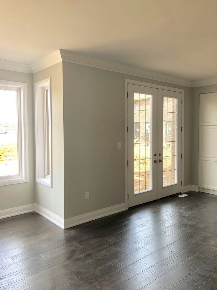 دهانات ذات رائحة خفيفة: مثالية للمساحات المغلقة، توفر تجربة طلاء مريحة.