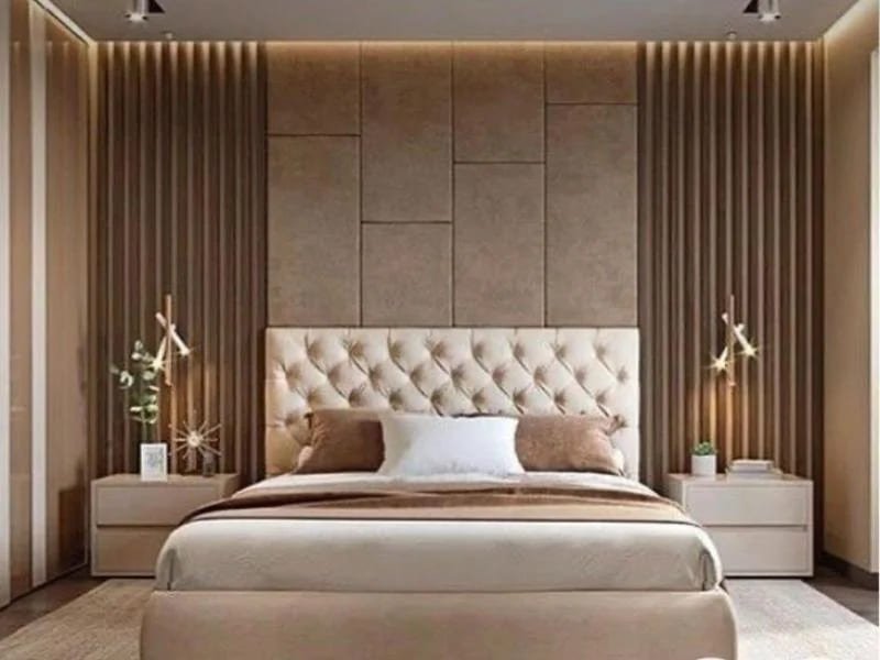 سرير ذو جودة عالية: اختيار سرير مع مرتبة فاخرة لتوفير الراحة والدعم اللازم أثناء النوم.