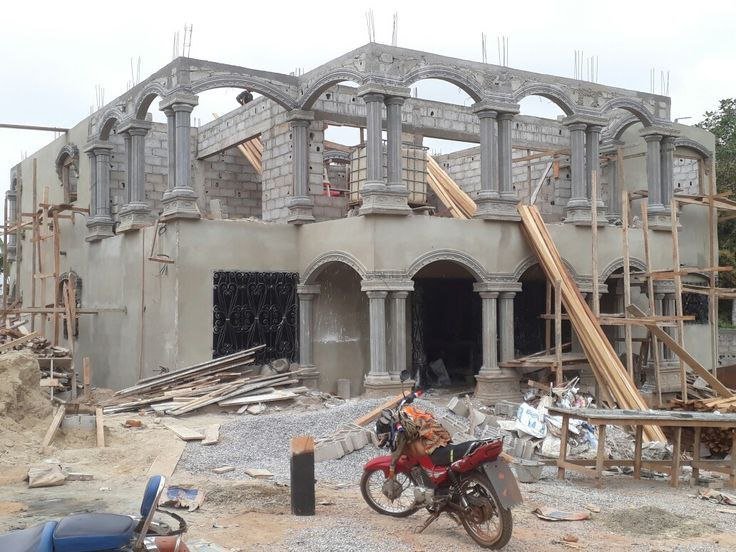 صيانة وتحديث نظم التكييف في المباني العامة والخاصة.