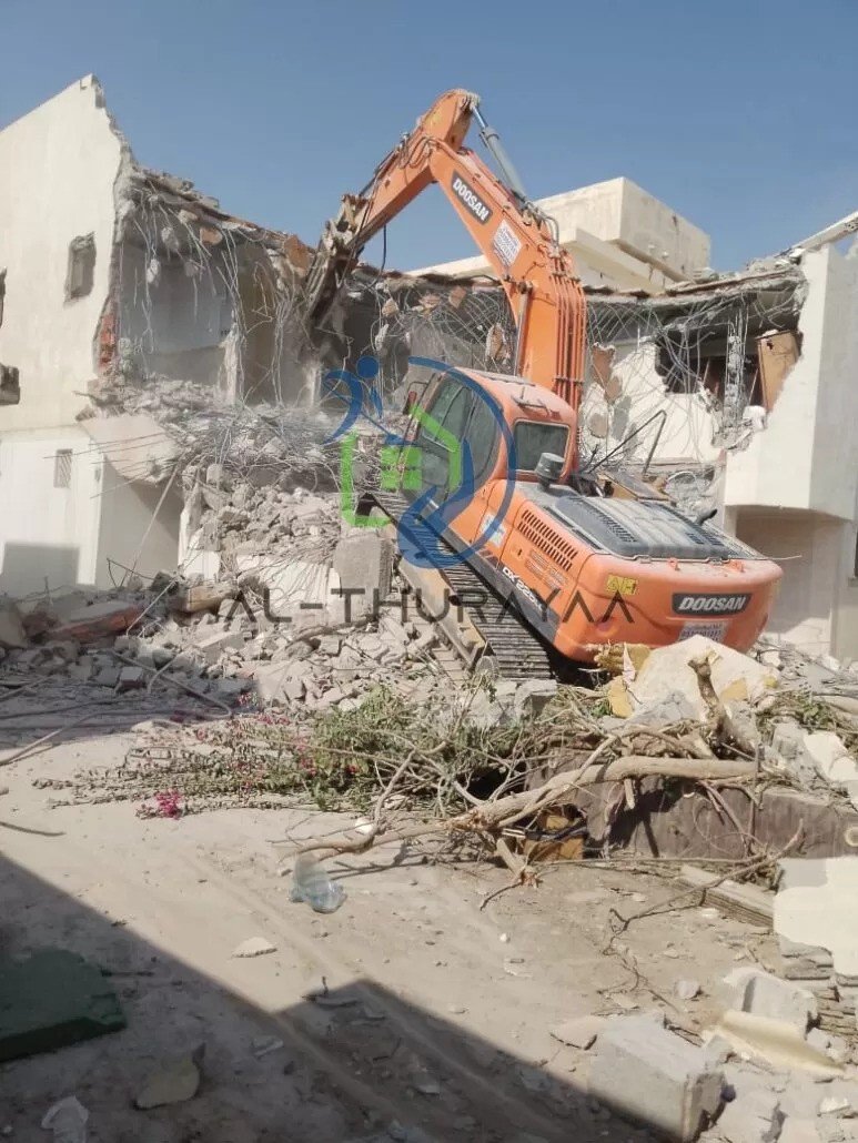 هدم الفلل: نملك المعرفة والمهارات اللازمة لهدم الفلل الكبيرة مع الحفاظ على السلامة البيئية.